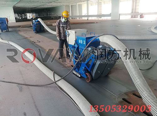 江蘇金陵船廠船舶甲板清理現(xiàn)場